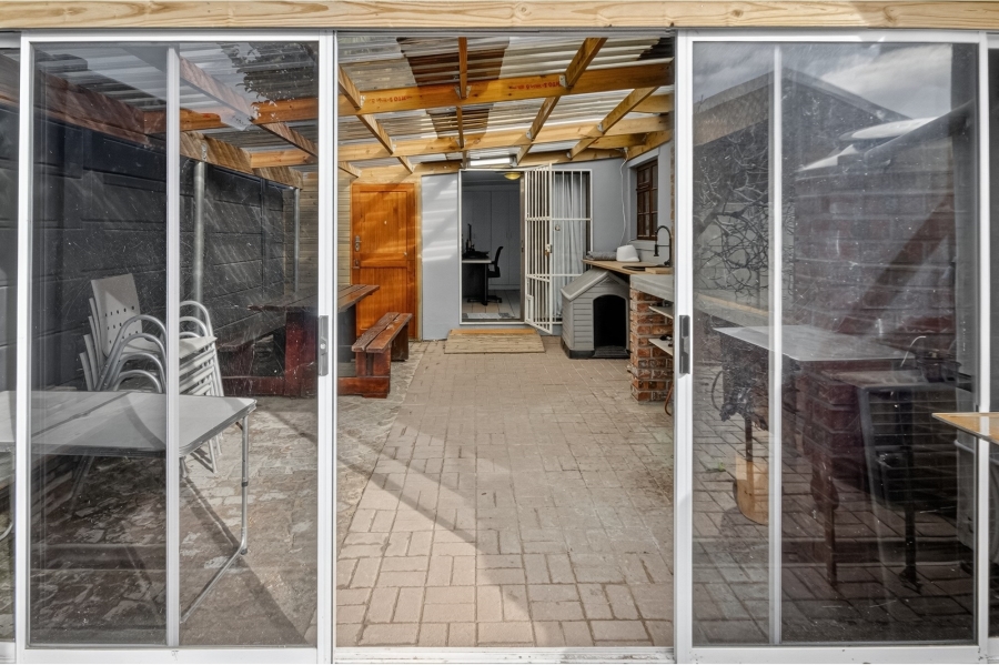 3 Bedroom Property for Sale in Strand South Western Cape